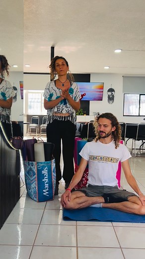 🧘‍♀️ ¡Clases de Yoga GRATIS en Casa Joven! A partir del miércoles 19 de noviembre, te invitamos a nuestras sesiones de yoga dentro del proyecto “Yoga para Todos”, impartidas por Lili Ollinteotl. 📅 Todos los miércoles 🕘 9:00 a.m. 📍 Casa Joven 💸 Clases GRATIS 🧘 Se proporcionará tapete si lo necesitas Cupo limitado ✨ Beneficios del yoga: • Reduce estrés y ansiedad • Mejora flexibilidad y postura • Aumenta energía, fuerza y concentración • Promueve bienestar emocional 📲 Informes: WhatsApp: 54