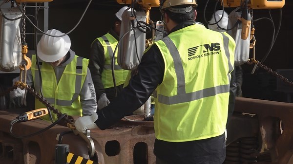 Norfolk Southern Railroad trains employees for safety at national training center