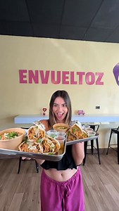 @envueltoz es un concepto boricua y aquí el taco se arma diferente: pollo o cerdo papa majada con mozzarella, salsas y piques que no son tradicionales. . 👉 El Trío – 3 taquitos por $10 🚗Tienen servi carro .📍 San Lorenzo Shopping Center 🔜 Próxima apertura en Santurce, Calle Cerra (dentro de Mr. Kukis) | taleyshka