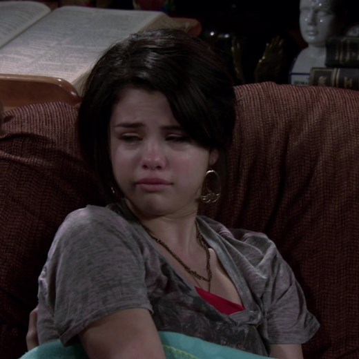 Alex Russo Heartbreak Scene in Wizards of Waverly Place