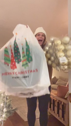 21 reactions · 3 comments | decorate for Christmas, aka add bows to everything  The print in the video is available for digital download in my Etsy shop! Link in bio 懶 | Ellen Overly | Facebook