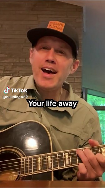 There’s something about playing this one acoustic that brings the message home. Don’t let worry win. 🙌 #Building429 #ChristianMusic #TrustGod #GodsPlan #WorshipMusic