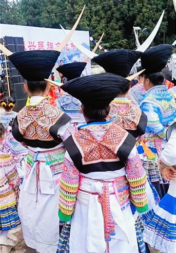 Explore Hmong Culture and Fashion at the Hmong Festival