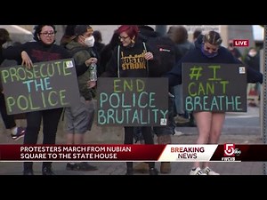 Large crowd of protesters grows as it moves through Boston