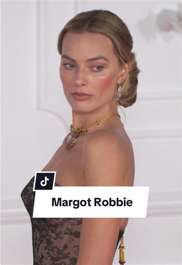 Margot Robbie Shines in Schiaparelli at Wuthering Heights Premiere