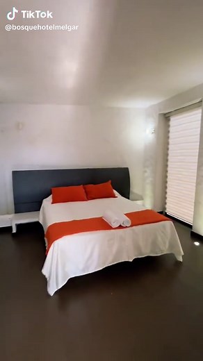 Room tour de una de nuestras increíbles habitaciones! Reserva ya con nosotros al 320900068! #hotelelbosque #hotelesmelgar #hotelmelgar #hotelescercaabogota #vacacionescolombia #hotelesenmelgar #vacacionescolombia🇨🇴