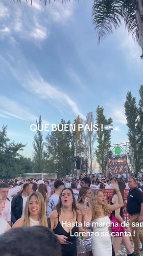 Celebrando la Marcha de San Lorenzo en Argentina