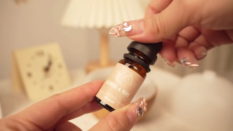 ARVIDSSON Essential Oil Diffuser, 100ml Small Aromatherapy Diffuser with Mood Light, Ultrasonic Oil Diffusers for Home, Mini Diffuser for Essential Oils, Gift for Women