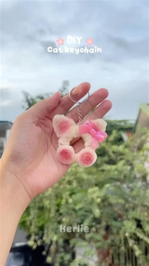 Easy diy using pipe cleaner or fuzzy wire #diy #diykeychain #craft #shorts