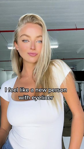 Alexa Pollock (@alexampollock)’s videos with there is so many hot people using sound oml - ᥫ᭡