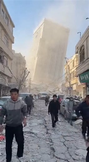 135K views · 1.7K reactions | Mountain Collapse Massive Landslide Hits Homes in Valley Town | Deep Life | Facebook