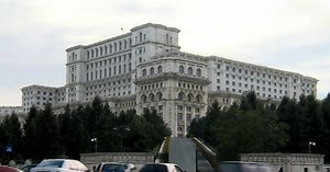 ANCHETĂ Digi24. Palatul Parlamentului consumă cât două mii de locuinţe