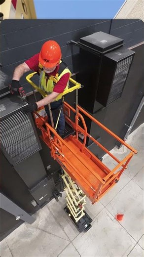 Need a lift? We've got you. 👷 #JLG #JLGLift #Shorts