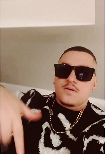 Ske pas si un.. ”Prishe” out everywhere🥀