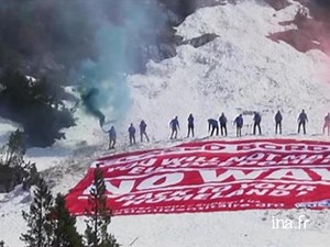 Les militants de Génération Identitaire au col de l'Échelle