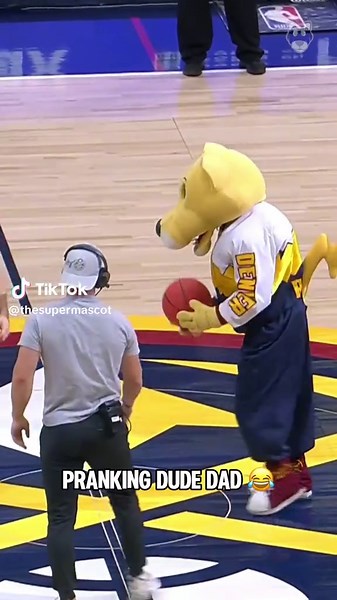 Denver Nuggets Mascot Prank: Hilarious Basketball Moments