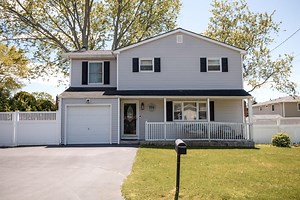 194 Helen St, Holbrook, NY 11741 - MLS 867539 - Coldwell Banker