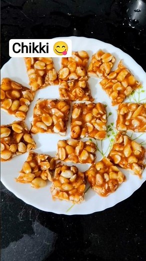 👉 Homemade Chikki Recipe | Crunchy & Delicious Peanut Brittle | Easy Indian Sweet#food