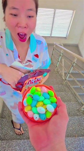 ASMR AMERICA’S 🍡 🍭 🍬 😜 ORIGINAL DUBBLE BUBBLE GUM FRUIT FLAVORS CANDY SOUND ASMR EATING CANDY 🍡 🍭