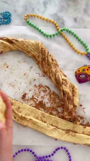 Simple Cinnamon Roll King Cake