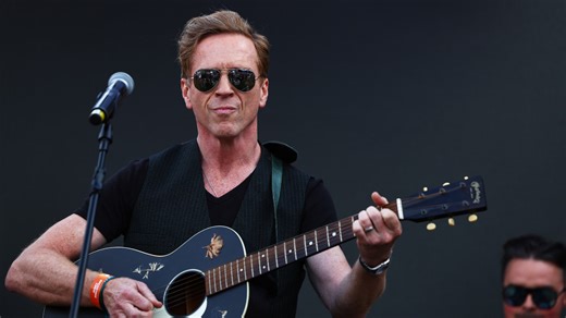 BBC presenter accidentally insults Damian Lewis’ new song in front of him