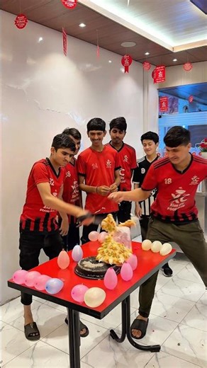 Pop Balloon & Pick Pizza🍕🎈 #funny #viralvideo #gameshorts #funnychallenge