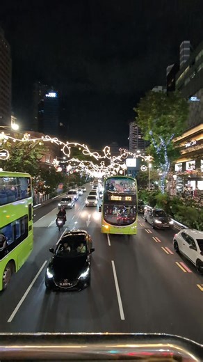 Not all Christmas dates need snow. Some just need twinkling lights, a night breeze, and the top deck of a FunVee bus Perfect for a festive date night. #christmasdecor #christmaslights #orchardroad #visitsingapore #ChristmasInSingapore @Orchard Road