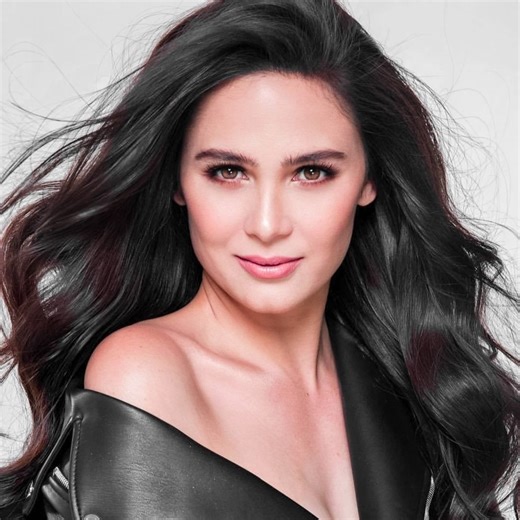Coolest mom in the circus show… WALANG ARTE, ALL GAME!! 😍 #KristineHermosa | Team Kristine Hermosa