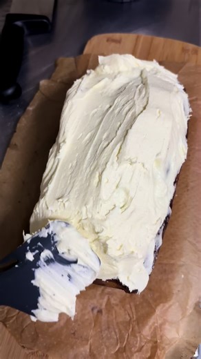 Kath’s homemade Orange drizzle cake!! With orange buttercream!! Omg it’s LUSH!! Come in and get some!! 🧡🍊 #bistro #pontarddulais #fyp #baking