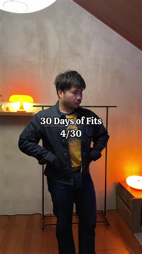 A Simple 1960s Rock Vibes Featuring a denim jacket that has been in my day to day rotation. A beautiful reproduction of the legendary Wrangler 24MJZ as seen in Once Upon A Time in Hollywood movie. The Warren Denim Jacket, made out of 13,5oz washed denim, zip closure, a pleated front piece, bi swing back cut, single chest pocket with a pen slot, 2 angled hand warmers and 2 inside pockets. By : @timechineco Tee : @Timechine Co. (L) Ringer Tee Jacket : @timechineco (XL) Warren Denim Jacket Watch : 