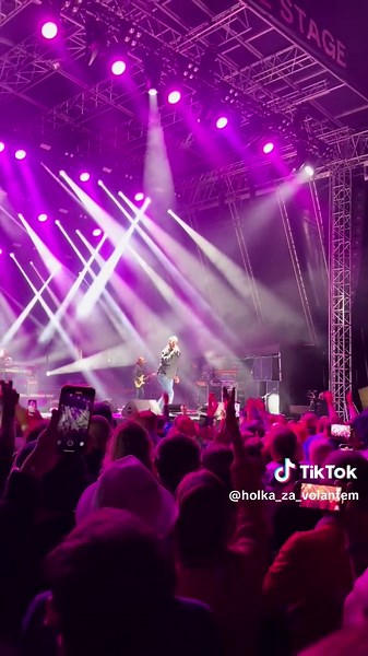 holka_za_volantem na TikTok