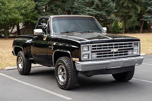 1987 Chevrolet V10 Scottsdale Stepside 4x4