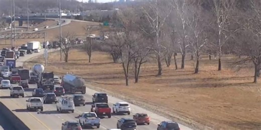 Interstate 35 traffic stop turns manhunt after driver runs into woods