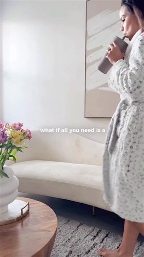 the secret to actually sticking to a morning routine is making it easy. I lay out my clothes the night before and have everything ready so I don’t have to think twice. My Brezza Supermix Protein Shake Maker makes my shake in 30 seconds, smooth, quick, and one less decision to make before the day starts✨ 🇪🇸Me di cuenta de que el secreto para mantener una rutina de mañana es hacerlo fácil. Dejo mi ropa lista la noche anterior y preparo todo para no tener que pensarlo dos veces. Mi Brezza Supermi