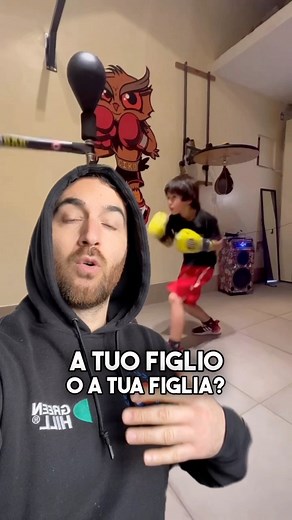 591K views · 10K reactions | el_buho_ciro_ ha 9 anni e pratica pugilato da sempre. Tu faresti fare pugilato ai tuoi figli? 壘 #boxing #boxeo #pugilato #boxinglife #boxingtraining #boxingday #boxingworkout #boxeliveacademy Green Hill Italia consiglia di stare attenti a non far praticare puggilato ai propri figli  | Boxe Live | Facebook