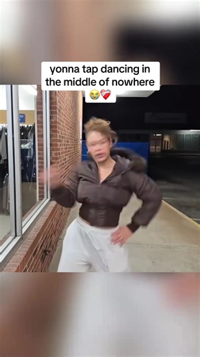 She tapping #foryoupage #fyp #LIVEIncentiveProgram #LIVEIsEasy #PaidPartnership @yonna🌕