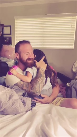 Dan was paralyzed almost 10 years ago in a construction fall. We’ve had 2 babies since Dan’s accident and they are a pure manifestation of God’s love and tender mercies. Look at that smile & pure joy…even amidst all of the pain and struggles… God is amazing. #morningsnuggles #daddysgirl #wheelchair #paralyzed #blessed