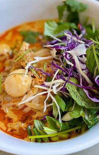 234K views · 3K reactions | Donny Sirisavath of Khao Noodle Shop in Dallas, TX makes khao poon, a popular Lao noodle soup made with vermicelli noodles and a spicy, fragrant coconut broth. Check out the recipe here: https://www.vice.com/en/article/z3vap5/khao-poon-recipe | Munchies | Facebook
