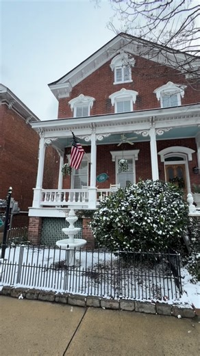 Sugar Magnolias on Instagram: "Our second snow! ❄️🤍"