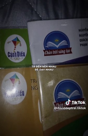 Kim giây chạy như gió, thời gian dần trôi đi