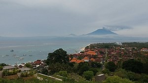Watch volcanic eruption at Mount Agung in Bali, Indonesia