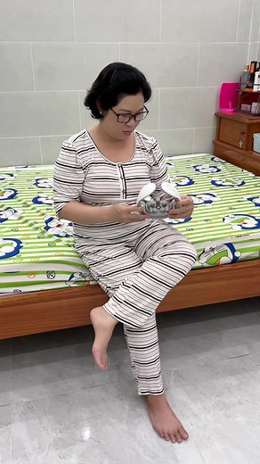 Máy massage cổ cho mẹ #reelvn #boxstudio | Nguyensang Review