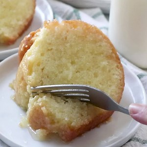 2.8K reactions · 2.8K shares | Kentucky Butter Cake is a homemade moist butter cake that is topped with a buttered rum sauce. The ultimate southern cake recipe! FULL RECIPE HERE: https://www.thecountrycook.net/kentucky-butter-cake-with-rum-saucethe/ | The Country Cook | Facebook