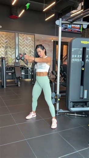 Gym Girl Destroying Cable Machine 🍑🔥#shorts #GirlsWhoLift #GymMotivation