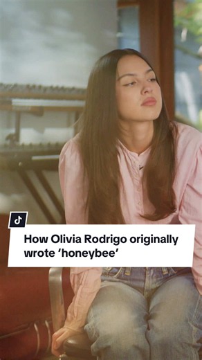 Where do songs come from? Olivia tells the story of ‘honeybee’ and shares the original demo she recorded on the day she wrote it. #oliviarodrigo #honeybee #lovesong #demo #mixwiththemasters