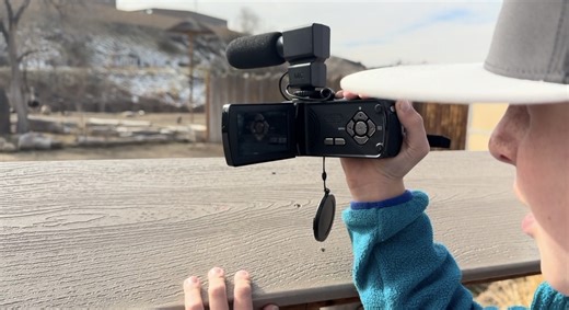 Watch The best video camera for vlogging on Amazon Live