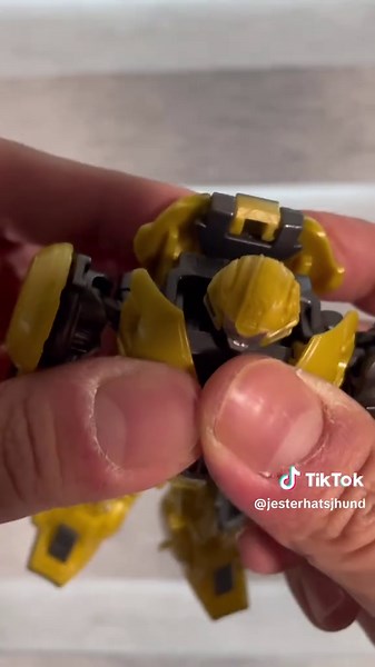 Transformers Studio Series Bumblebee Figure Review