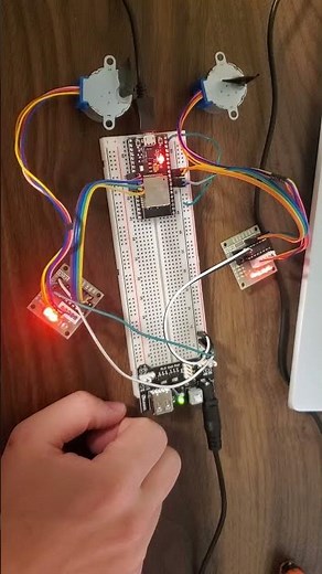 FreeRTOS ESP32 2stepper motors spinning different speeds