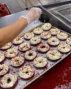 And just like that, the delicious donuts are ready 🍩 😯 | FOODbible