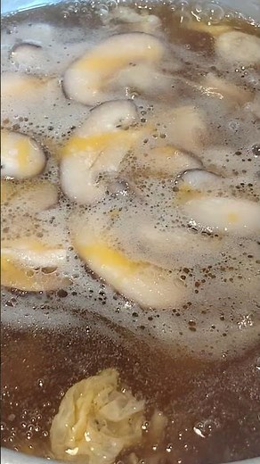 しいたけと卵で中華スープ作っていく